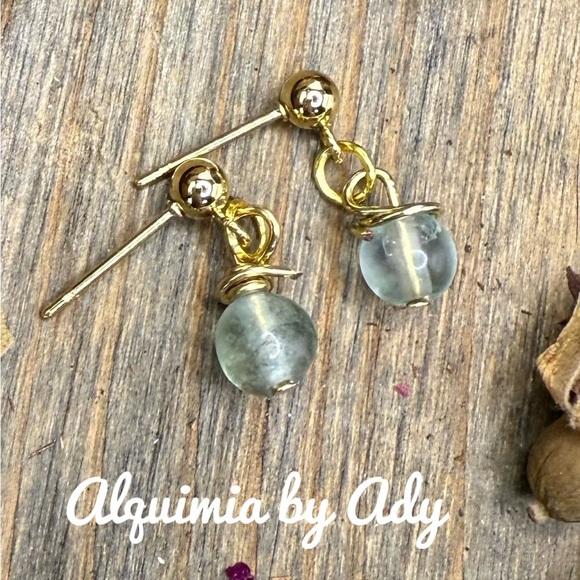Gold dainty dangle quiet luxury fluorite earrings - Picture 2 of 6